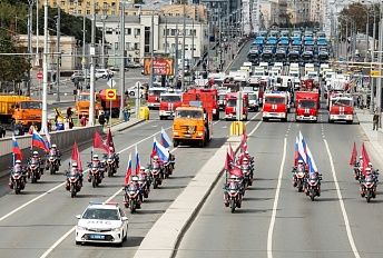 Парад спецтехники в Москве